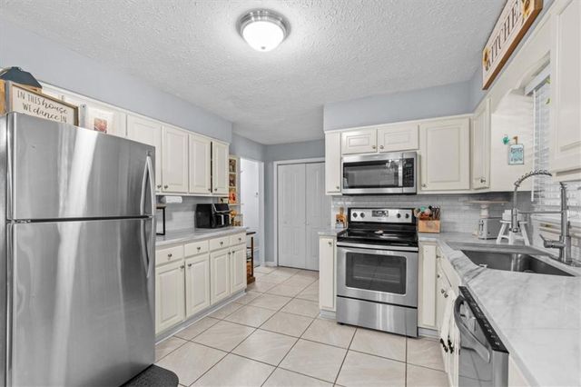39 Cheryl Drive, Carrollton, GA 30116