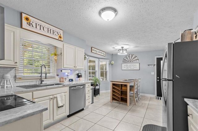 39 Cheryl Drive, Carrollton, GA 30116