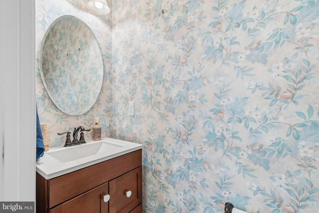 1125 ARBOUR LN, Quakertown, PA 18951