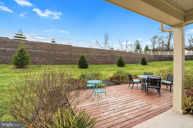 1125 ARBOUR LN, Quakertown, PA 18951