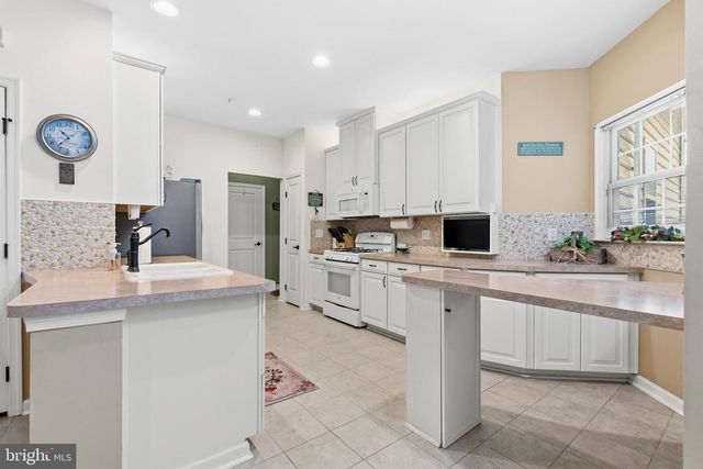 1125 ARBOUR LN, Quakertown, PA 18951