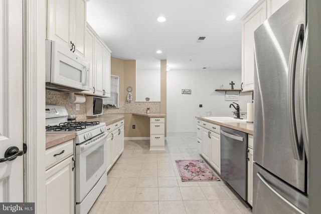 1125 ARBOUR LN, Quakertown, PA 18951