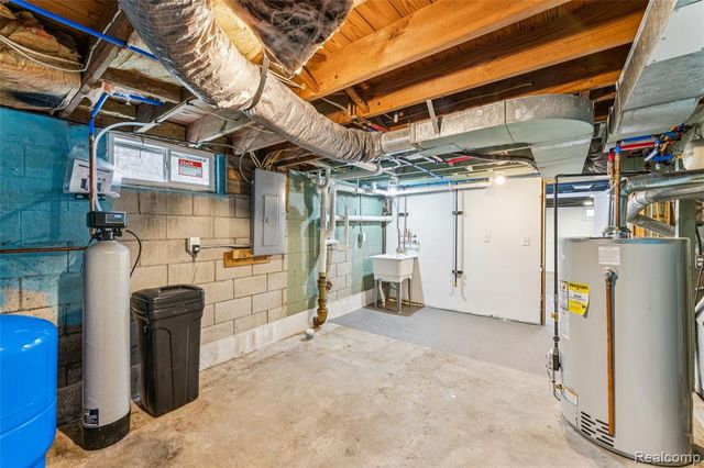 9398 Ortonville Road, Clarkston, MI 48348