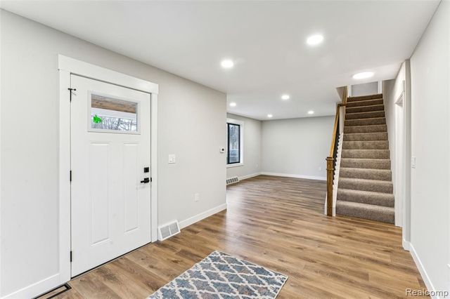 9398 Ortonville Road, Clarkston, MI 48348