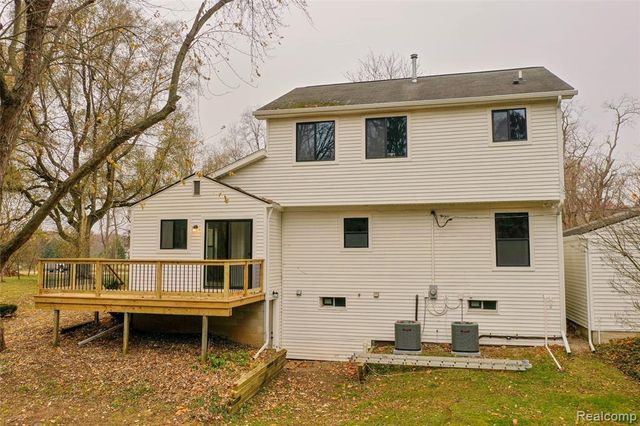 9398 Ortonville Road, Clarkston, MI 48348