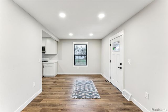 9398 Ortonville Road, Clarkston, MI 48348