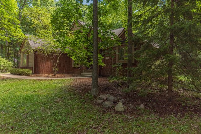 7421 Black Forest Drive, Dexter, MI 48130