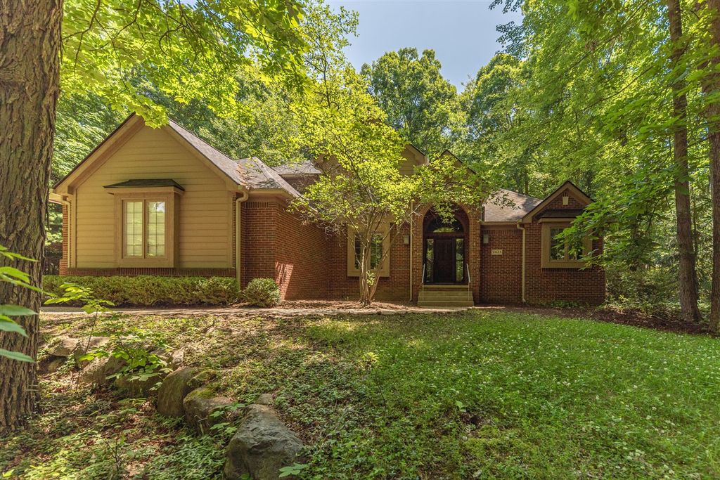 7421 Black Forest Drive, Dexter, MI 48130