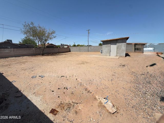 3301 W HOLLY Street, Phoenix, AZ 85009