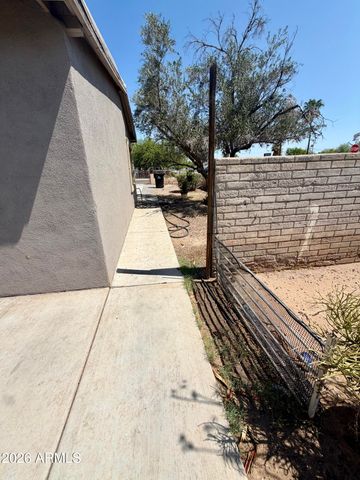 3301 W HOLLY Street, Phoenix, AZ 85009
