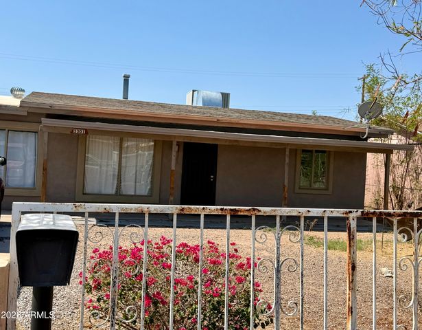 3301 W HOLLY Street, Phoenix, AZ 85009