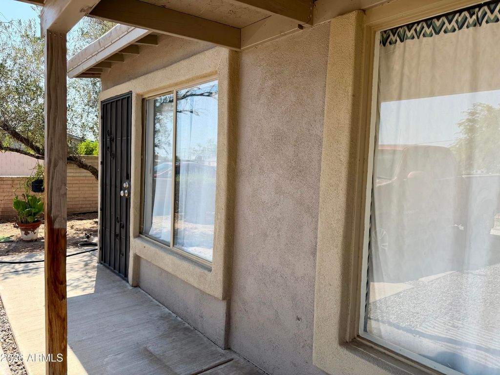 3301 W HOLLY Street, Phoenix, AZ 85009