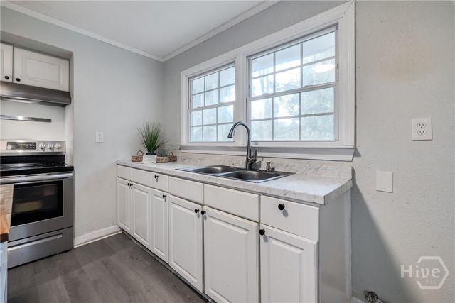 2004 N Fernwood Drive, Savannah, GA 31404