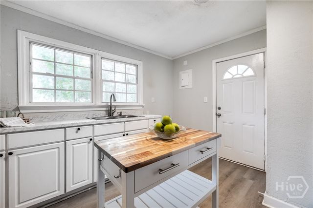 2004 N Fernwood Drive, Savannah, GA 31404