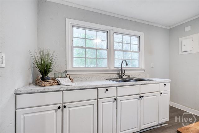 2004 N Fernwood Drive, Savannah, GA 31404