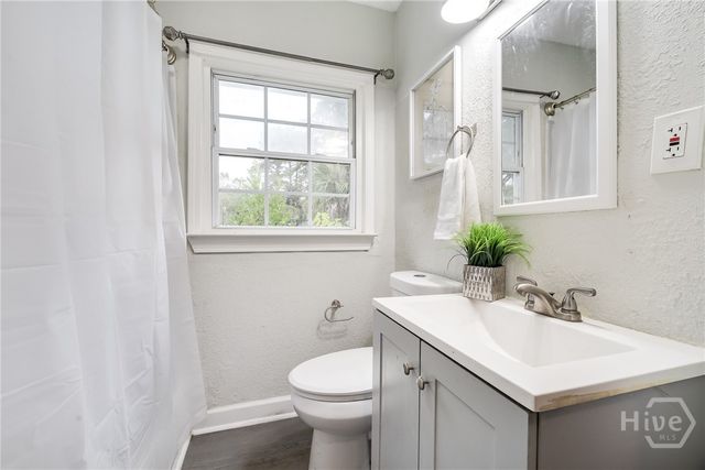 2004 N Fernwood Drive, Savannah, GA 31404