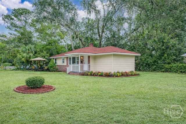 2004 N Fernwood Drive, Savannah, GA 31404