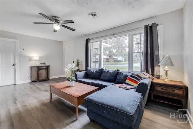 2004 N Fernwood Drive, Savannah, GA 31404