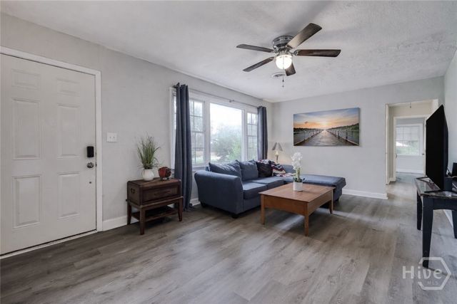 2004 N Fernwood Drive, Savannah, GA 31404