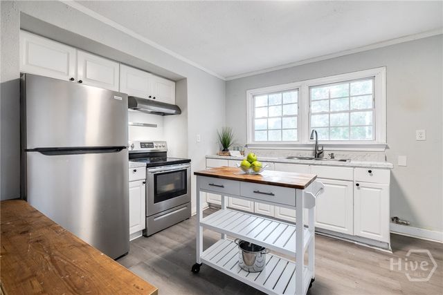 2004 N Fernwood Drive, Savannah, GA 31404