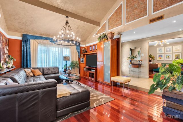 690 Elton Adelphia Road, Freehold, NJ 07728