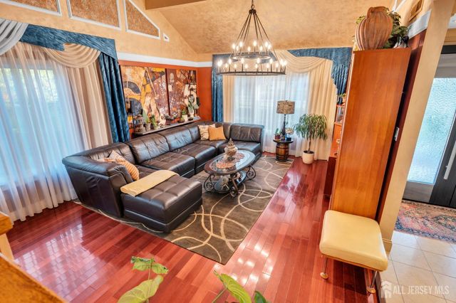 690 Elton Adelphia Road, Freehold, NJ 07728