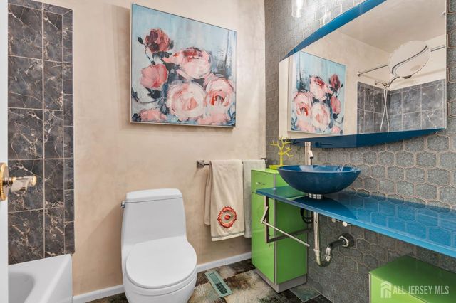 690 Elton Adelphia Road, Freehold, NJ 07728