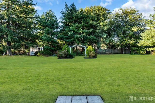 690 Elton Adelphia Road, Freehold, NJ 07728