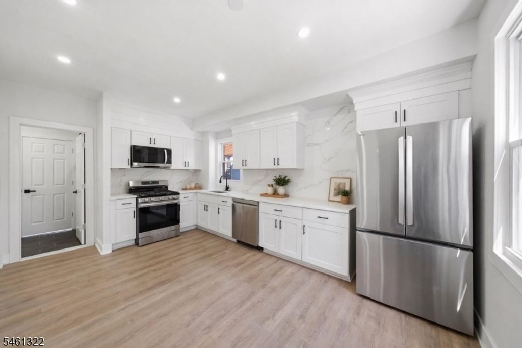 66 Girard Pl, Newark City, NJ 07108 — photo 4