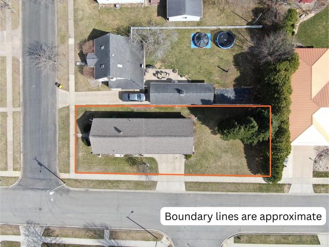 522 W Foster STREET, Tomah, WI 54660