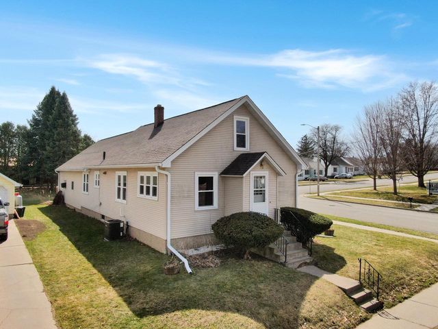522 W Foster STREET, Tomah, WI 54660