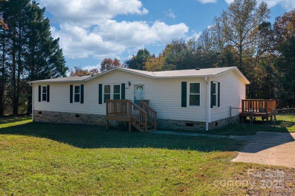 390 River Shoals Ridge Drive, Taylorsville, NC 28681