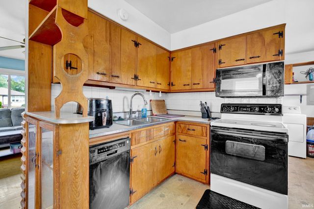 1909 S Boeke Road, Evansville, IN 47714