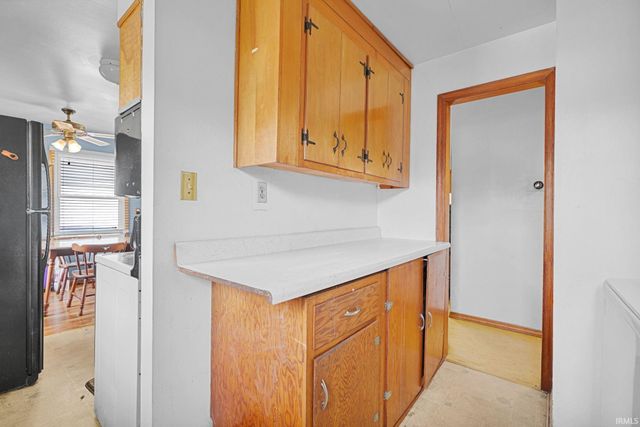 1909 S Boeke Road, Evansville, IN 47714