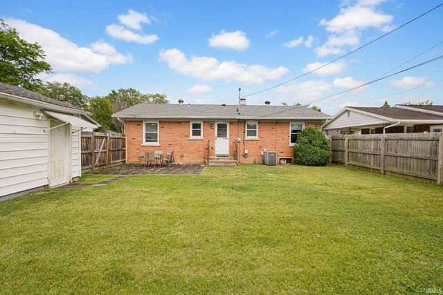 1909 S Boeke Road, Evansville, IN 47714