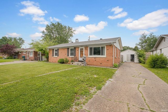 1909 S Boeke Road, Evansville, IN 47714