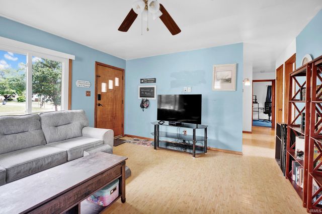 1909 S Boeke Road, Evansville, IN 47714