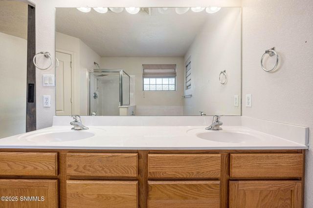 2525 Tierra Grande Court, Las Cruces, NM 88011