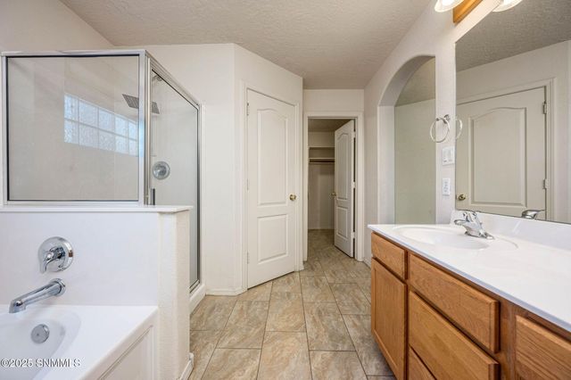 2525 Tierra Grande Court, Las Cruces, NM 88011