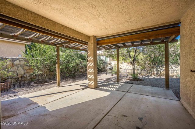 2525 Tierra Grande Court, Las Cruces, NM 88011