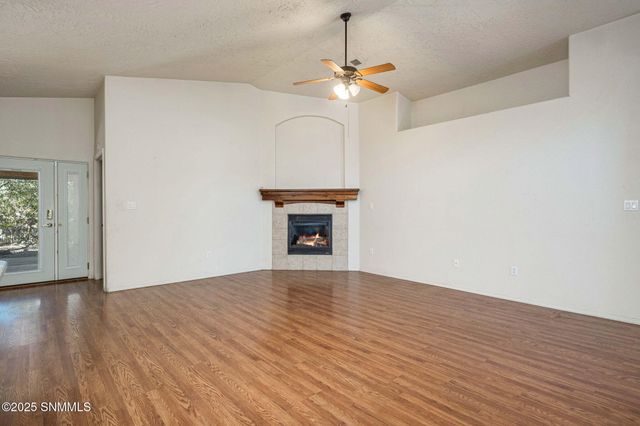 2525 Tierra Grande Court, Las Cruces, NM 88011