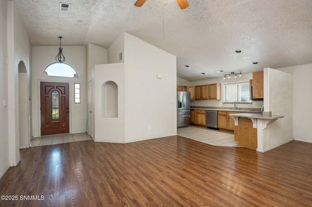 2525 Tierra Grande Court, Las Cruces, NM 88011
