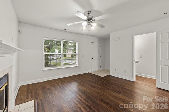 6618 Wicked Oak Lane, Charlotte, NC 28216