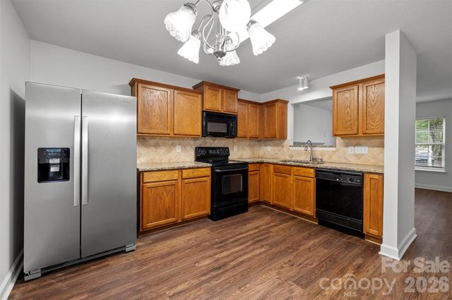 6618 Wicked Oak Lane, Charlotte, NC 28216