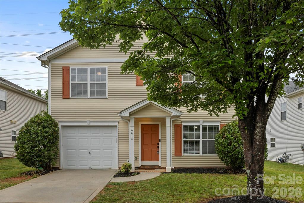 6618 Wicked Oak Lane, Charlotte, NC 28216