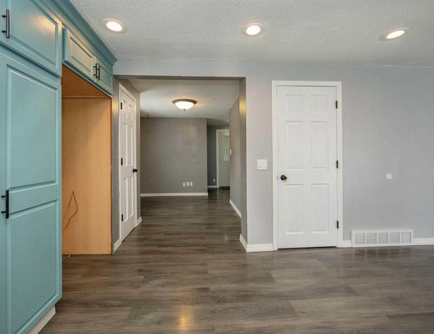 121 E Vine Street, Clarksville, IA 50619