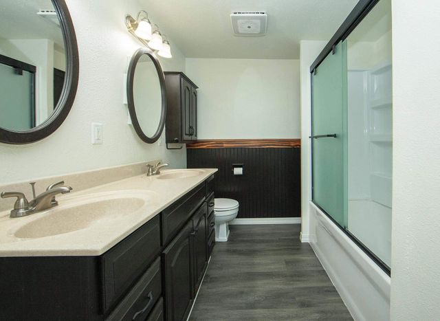 121 E Vine Street, Clarksville, IA 50619