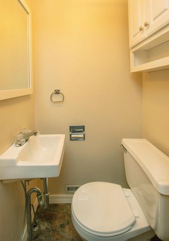 121 E Vine Street, Clarksville, IA 50619