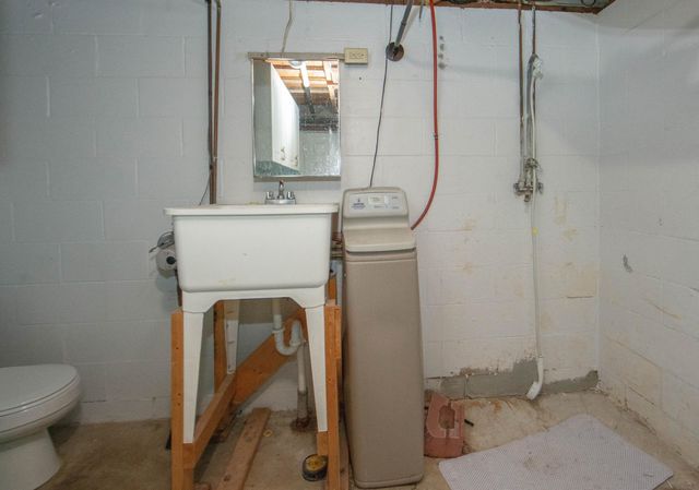 121 E Vine Street, Clarksville, IA 50619