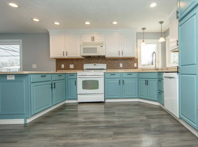 121 E Vine Street, Clarksville, IA 50619